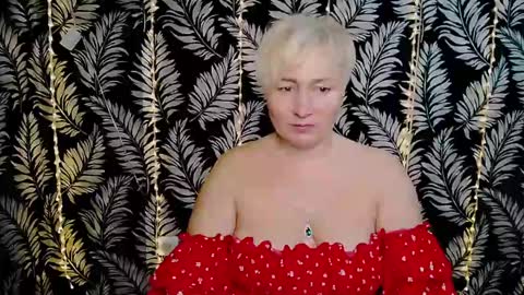 Snapshot of oliviaoskar_ chatting on February 15, 12:33 pm Kelly online show from February 15, 12:33 pm