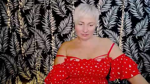 Snapshot of oliviaoskar_ chatting on October 12, 11:58 am Kelly online show from October 12, 11:58 am