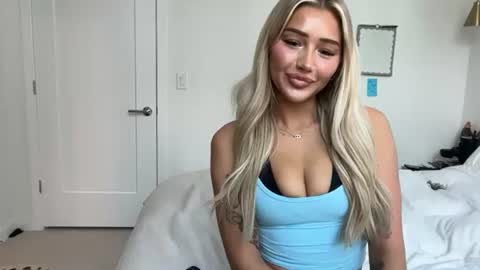 Oliviasummer online show from July 24, 4:15 pm