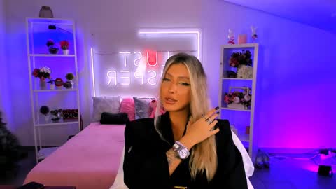 Olivia online show from January 20, 11:45 am