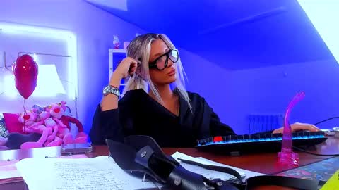 Olivia online show from March 7, 12:01 pm