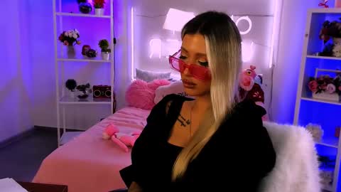 Olivia online show from February 19, 11:17 am