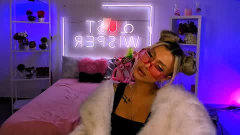 Olivia online show from January 27, 4:33 pm