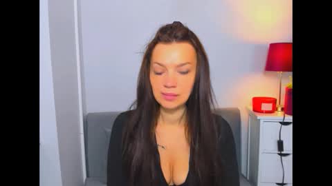 Snapshot of oliviawomen chatting on October 19, 5:12 am OliviaWomen online show from October 19, 5:12 am