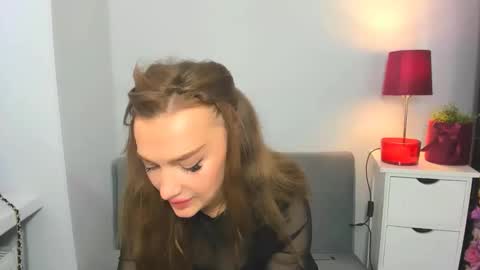 Snapshot of oliviawomen chatting on September 14, 9:11 am OliviaWomen online show from September 14, 9:11 am