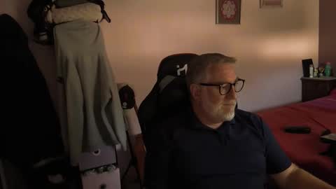 Snapshot of olivierfsm chatting on September 18, 8:40 am olivierfsm online show from September 18, 8:40 am