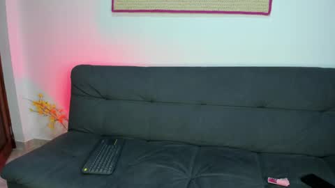 Violette online show from May 6, 2:39 am
