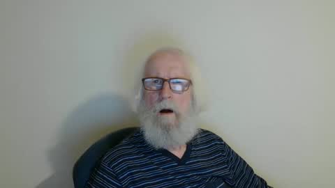 Snapshot of onanister chatting on September 21, 8:57 pm Somewhere over the rainbow online show from September 21, 8:57 pm