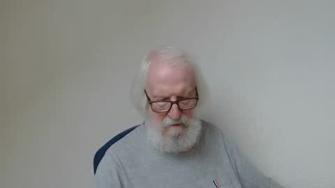 Snapshot of onanister chatting on September 16, 7:55 am Somewhere over the rainbow online show from September 16, 7:55 am