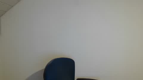 Somewhere over the rainbow online show from January 13, 6:37 pm