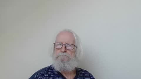 Snapshot of onanister chatting on October 5, 7:28 am Somewhere over the rainbow online show from October 5, 7:28 am