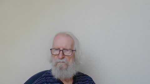 Snapshot of onanister chatting on October 2, 7:07 am Somewhere over the rainbow online show from October 2, 7:07 am