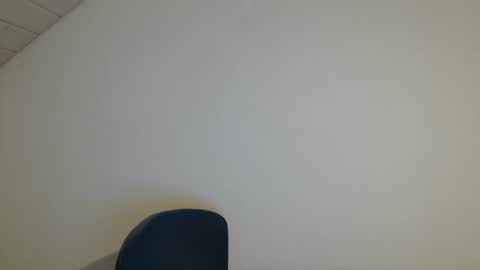 Snapshot of onanister chatting on September 28, 8:51 pm Somewhere over the rainbow online show from September 28, 8:51 pm