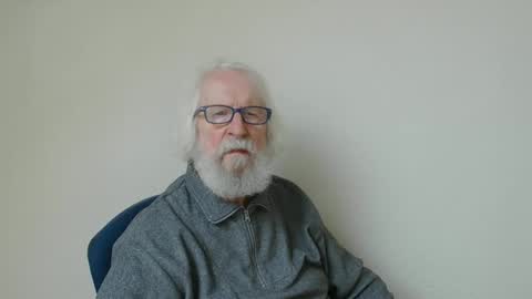 Snapshot of onanister chatting on February 9, 7:48 am Somewhere over the rainbow online show from February 9, 7:48 am