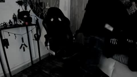     ... online show from April 7, 8:22 pm