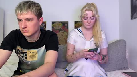 couple Lu sexy chick in middle and Jimmyblonde our friend Brianglasses online show from March 5, 1:17 pm