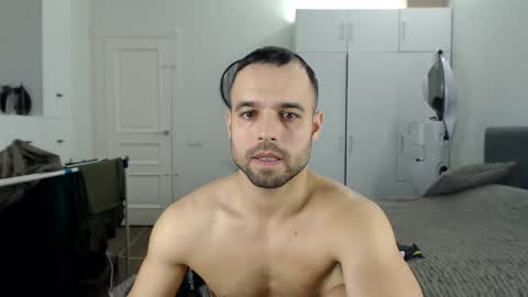 onebestlover online show from February 9, 5:16 pm