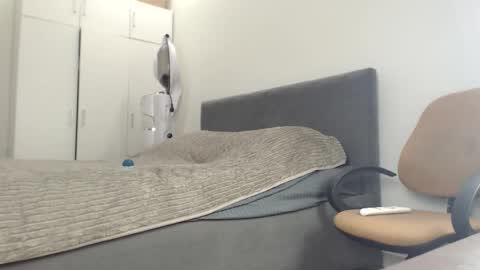 onebestlover online show from February 5, 12:31 pm