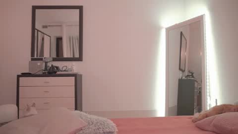 Ariel online show from September 18, 9:41 pm