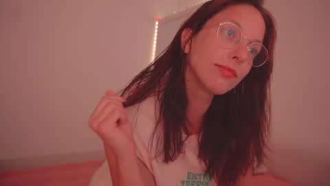 Ariel online show from May 7, 9:32 pm