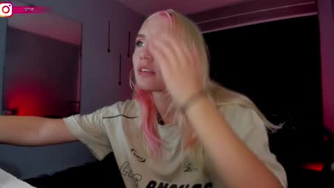 YIN MIGUEL online show from February 21, 6:40 am