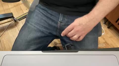 onlocationnyc online show from April 20, 10:46 pm