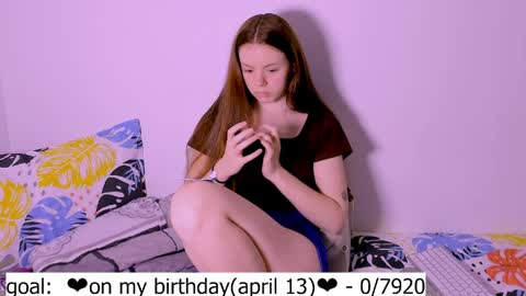 only_sarah1 online show from April 3, 8:38 pm
