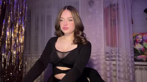 Mia online show from February 21, 8:34 pm