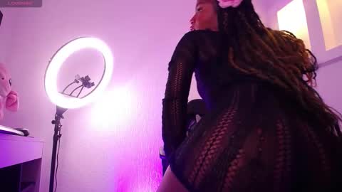Snapshot of onyx_ebony chatting on October 1, 1:32 pm onyx_ebony online show from October 1, 1:32 pm