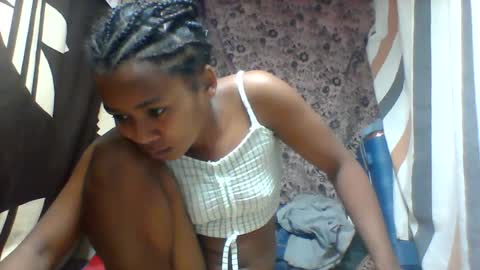 oooozafiette online show from July 10, 10:20 am