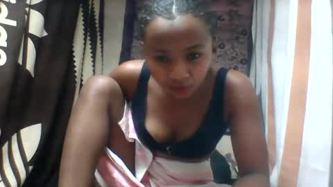 oooozafiette online show from July 13, 1:15 pm