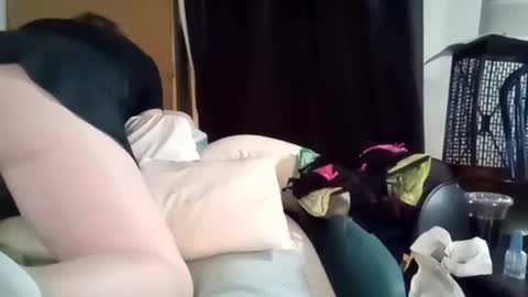 Snapshot of opalockajoe chatting on February 23, 1:57 am TsJojo online show from February 23, 1:57 am