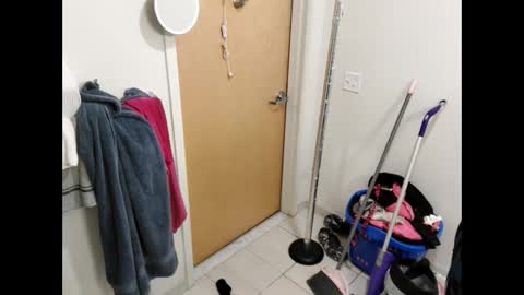 Snapshot of opalockajoe chatting on January 13, 2:50 am TsJojo online show from January 13, 2:50 am