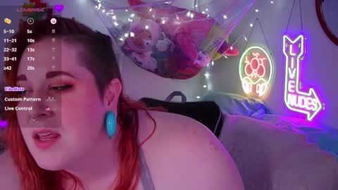Snapshot of opalreigning chatting on December 15, 11:55 am Opal online show from December 15, 11:55 am