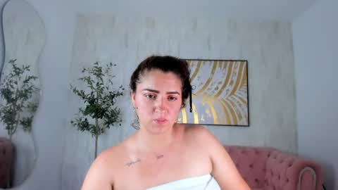 Ofelia Mara online show from June 25, 5:12 am