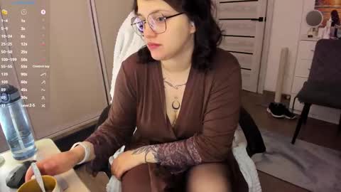 Snapshot of ophelia_mm chatting on October 13, 9:44 am Ophelia online show from October 13, 9:44 am