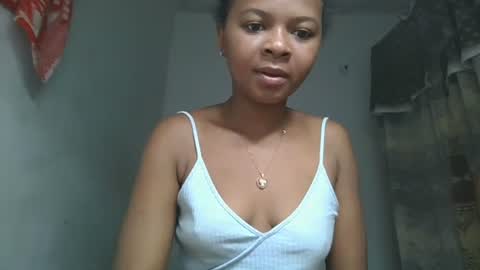 Snapshot of ornellahhh chatting on October 14, 10:24 pm ornellahhh online show from October 14, 10:24 pm