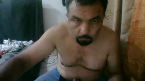 oscarjhe3512 online show from November 4, 10:33 pm