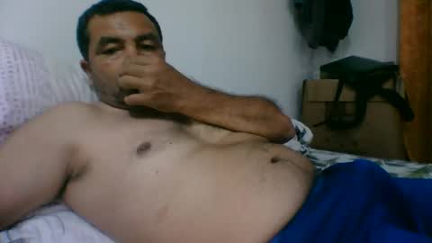 oscarjhe3512 online show from March 17, 2:16 am