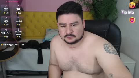 Snapshot of oso_gael chatting on February 19, 5:49 pm Bear Gael online show from February 19, 5:49 pm