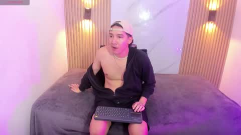 Otto Andrew online show from February 4, 8:02 pm