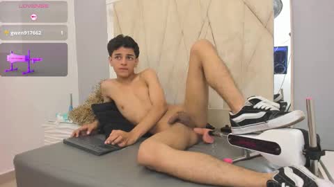 Snapshot of owen__johnson chatting on September 26, 12:24 pm Owen Johnson online show from September 26, 12:24 pm