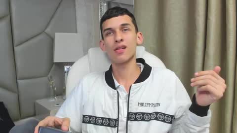 Snapshot of owen_stone1 chatting on March 11, 11:23 am owen_stone1 online show from March 11, 11:23 am