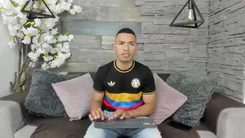 Snapshot of owenpierce1 chatting on October 14, 1:03 pm Owen online show from October 14, 1:03 pm