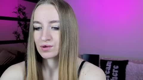 Oxy Foxie online show from April 19, 4:08 pm