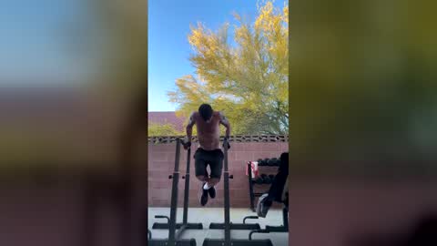 ozzie322516 online show from April 9, 1:53 am