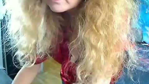 Ozzy Helen online show from January 7, 7:59 pm