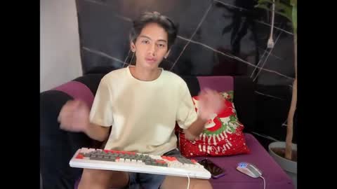 p1noytwink_xel online show from April 19, 2:18 pm