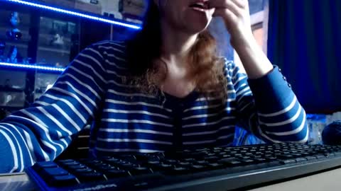 Ella online show from April 18, 6:48 am