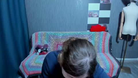 Ella online show from November 15, 9:44 am